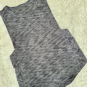 Lululemon Women's Gray Sleeveless Tank Top Size 6  8  Yoga Running